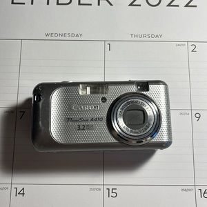 Canon Poweshot A410. Handheld camera.